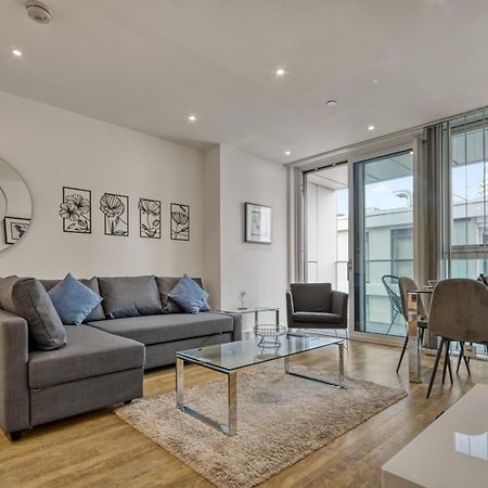 Stylish And Spacious- One Bed In Nine Elms Londres Extérieur photo
